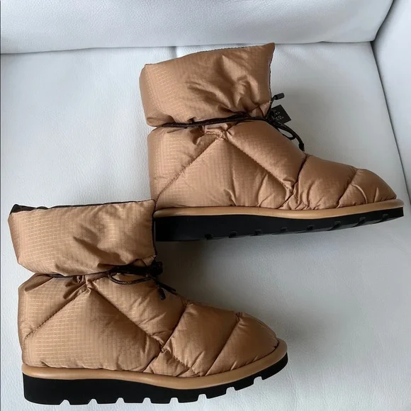 GIFTABLE! $1150 LOUIS VUITTON Monogram Nylon Pillow Comfort Boots - Size 7 / 37 - Picture 16 of 17